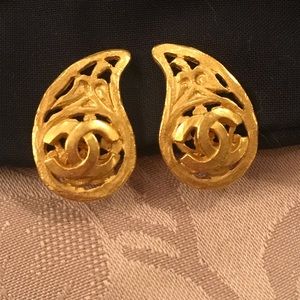 💯%Authentic CHANEL Clip-on Earrings